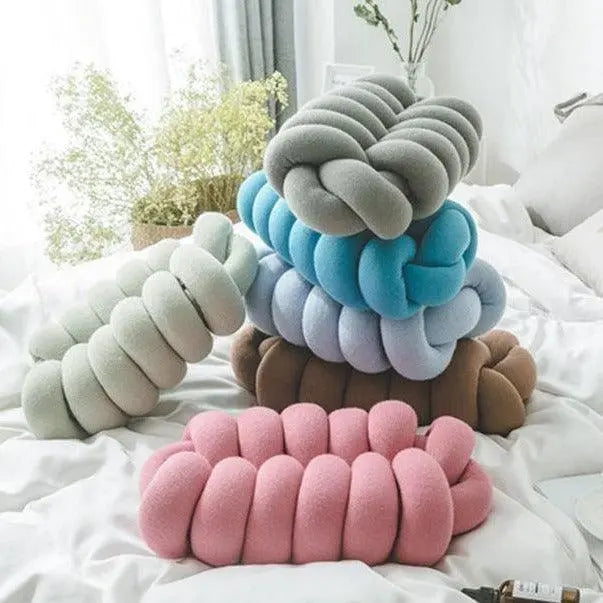 Knot Pillow in Cozy Cocoon Design - Stem & Sill